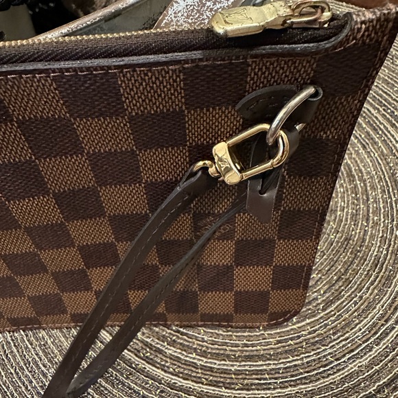 Authentic LV pouch - Picture 5 of 8